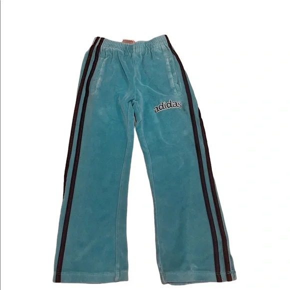 ADIDAS Girls Velour Tracksuit - Picture 5 of 7